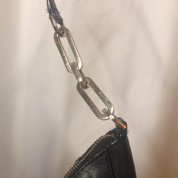 MICHAEL KORS black leather shoulder handbag. - Picture 5 of 15